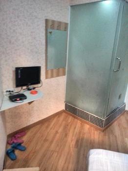 Wuhan Wansongyuan Guoshun Hostel Zewnętrze zdjęcie